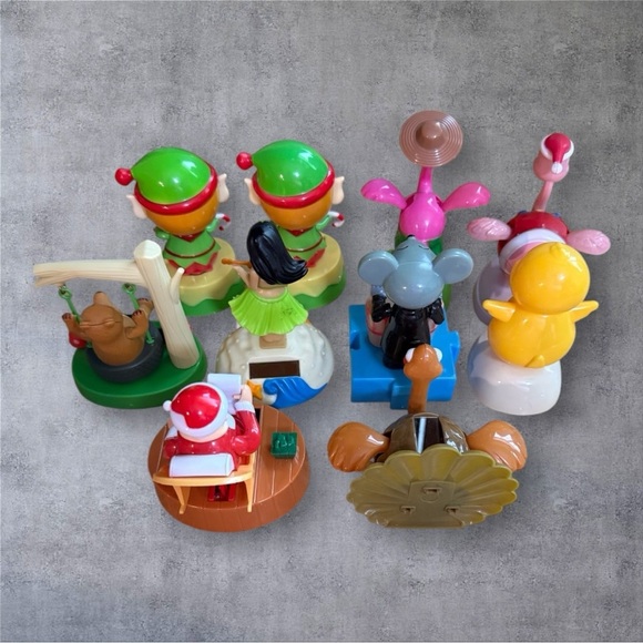 Solar Powered Dancing Figures - Picture 3 of 12